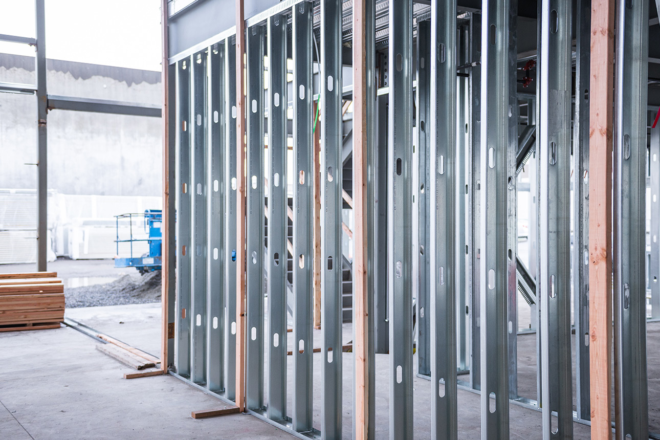 How to Keep a Commercial Construction Project On Schedule